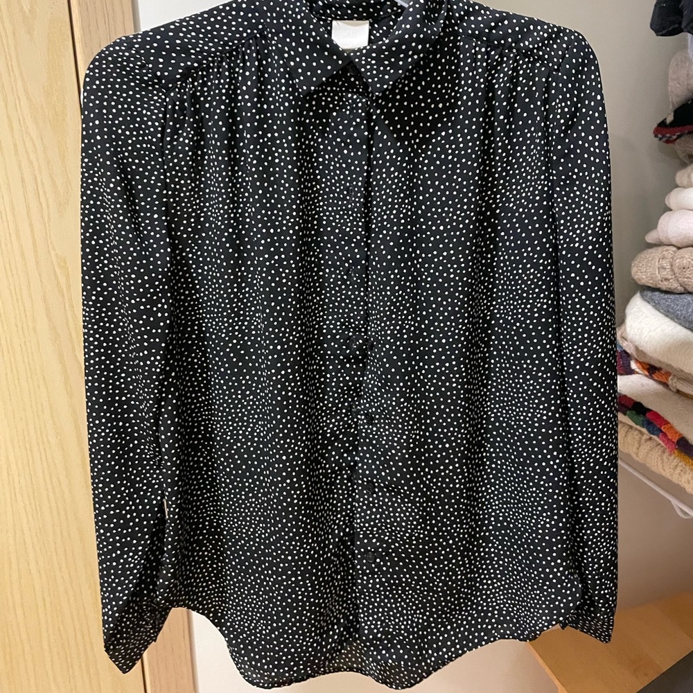 H&M dotted button up blouse